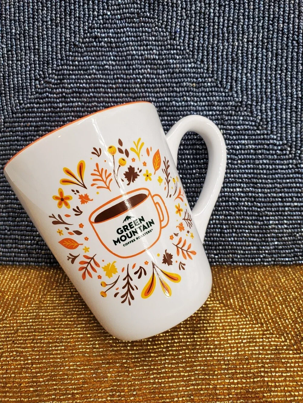Green Mountain Coffee Roasters themed for the autumn season. (C39)